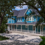 Modern Luxury Lakefront Homes