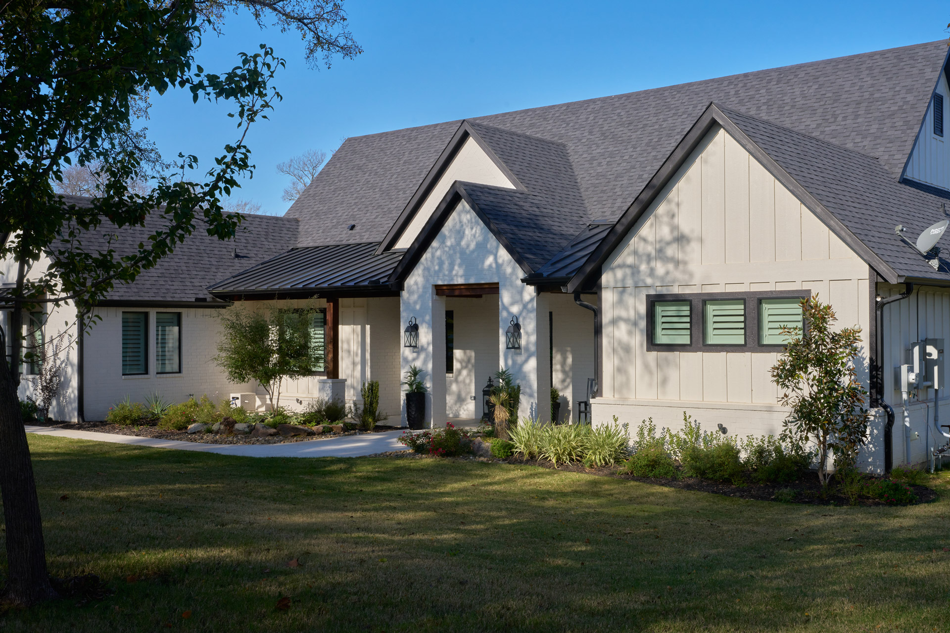 Universal Design Features for Lake Homes