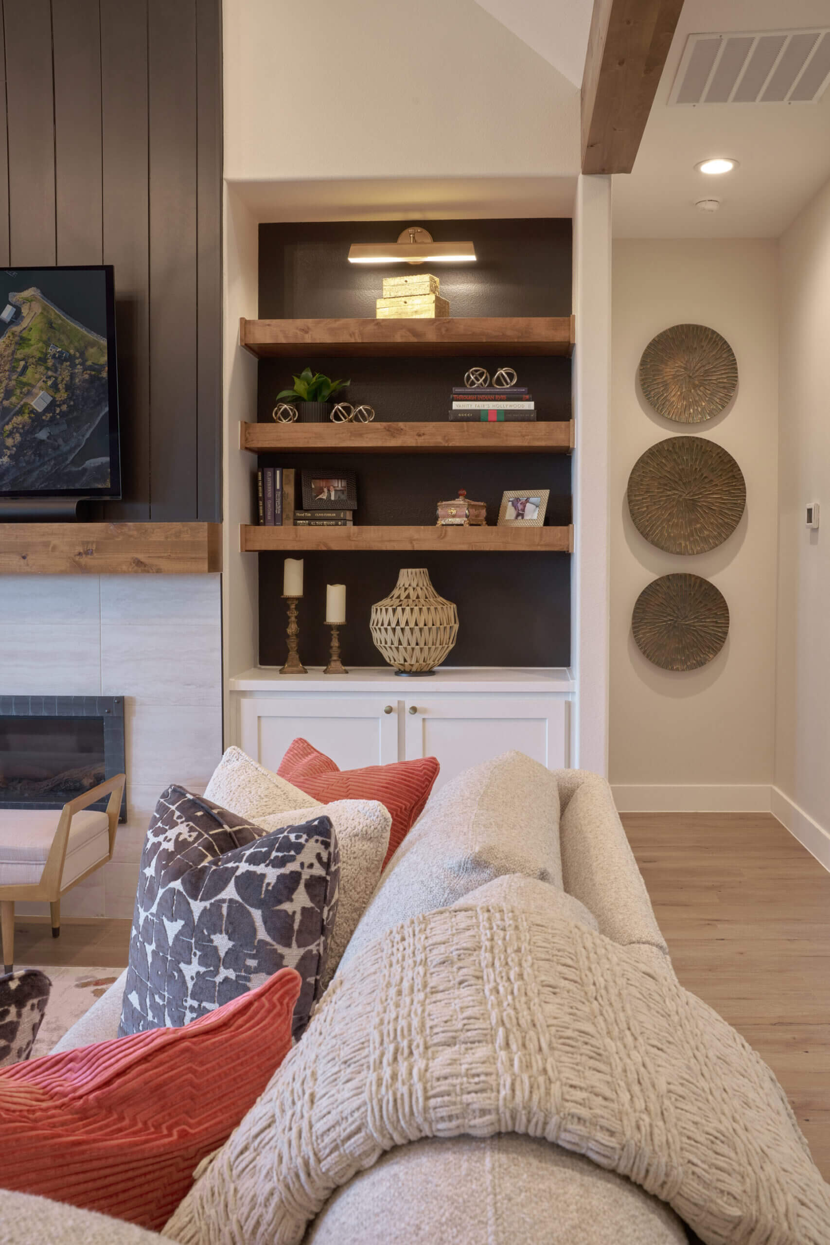 Luxury Lakefront Home Design Ideas